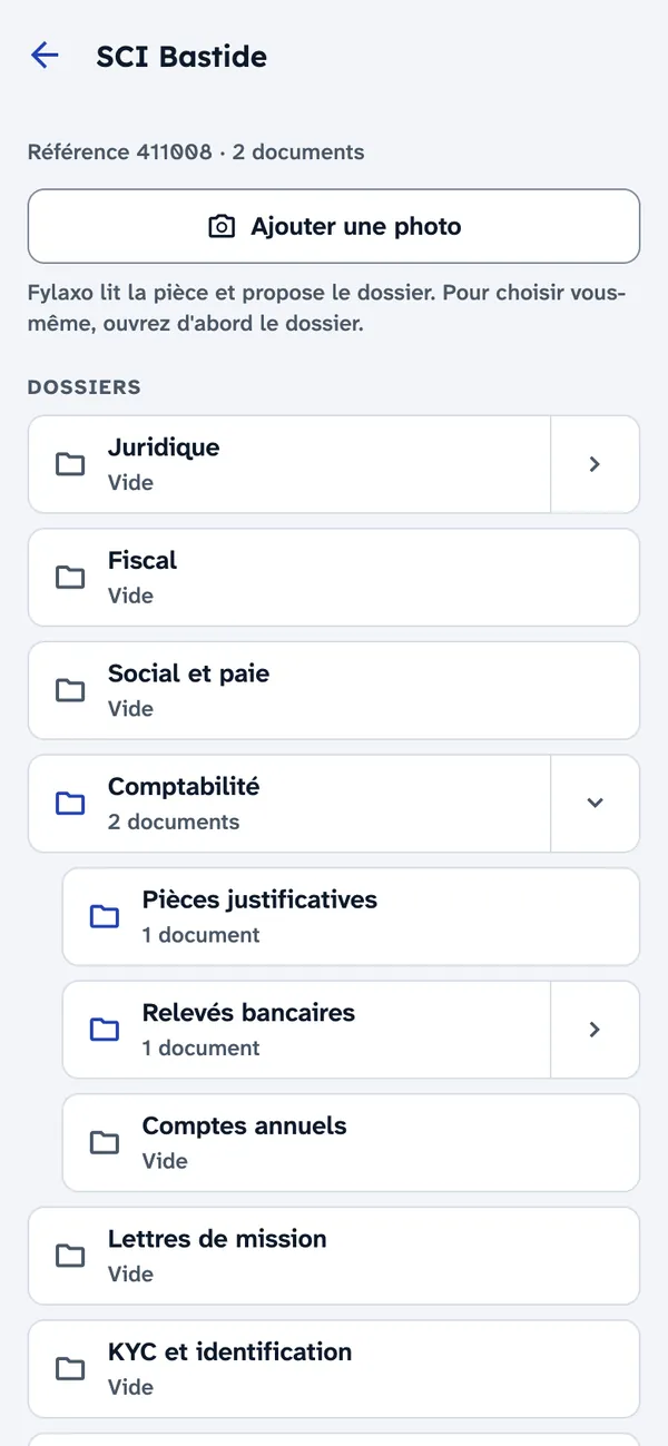 Les dossiers de la SCI Bastide sur téléphone, avec le bouton « Ajouter une photo » pour y ranger une pièce.